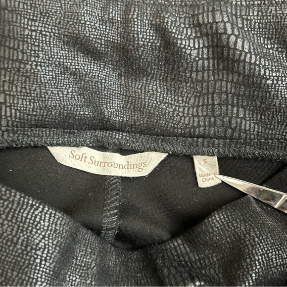 Soft Surroundings Black Python Pull On Pants Size Small - Picture 7 of 11